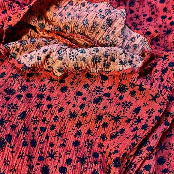 LC Lauren Conrad Blouse Bell Sleeves Red and Blue Floral Size XL Rayon Boho - Picture 7 of 9